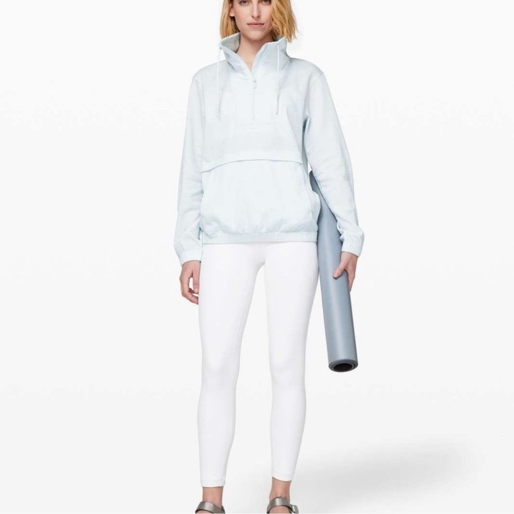 Lululemon woman’s light weight jacket